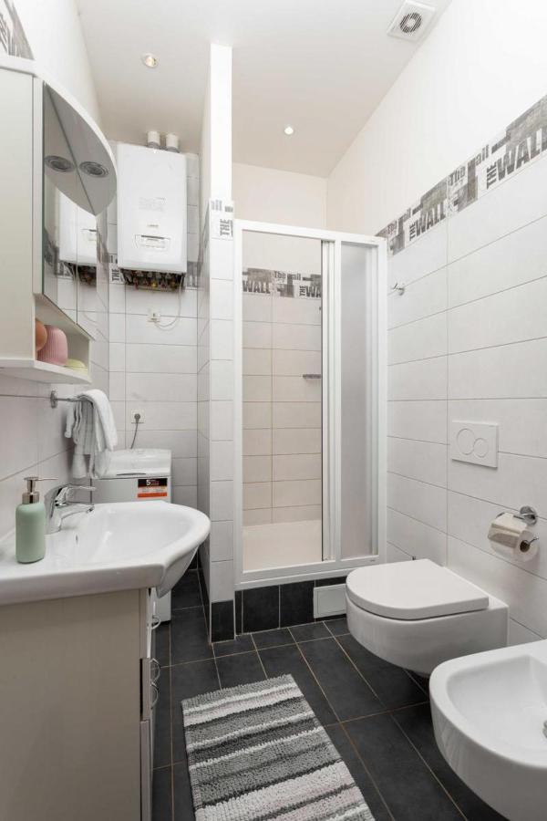 Letna Apartments براغ المظهر الخارجي الصورة